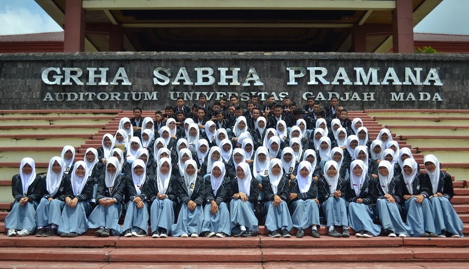 Kunjungan Studi Full Day MAN 1 Solo Ke Fakultas Farmasi dan Ekonomi UGM