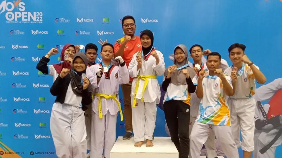 MAN 1 Surakarta Borong Medali Kejurnas Taekwondo