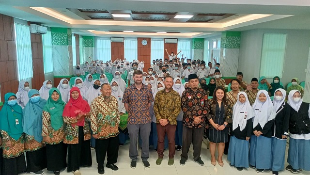 SOSIALISASI US EMBASSY PROGRAM, KEDUBES AS KUNJUNGI MAN 1 SURAKARTA